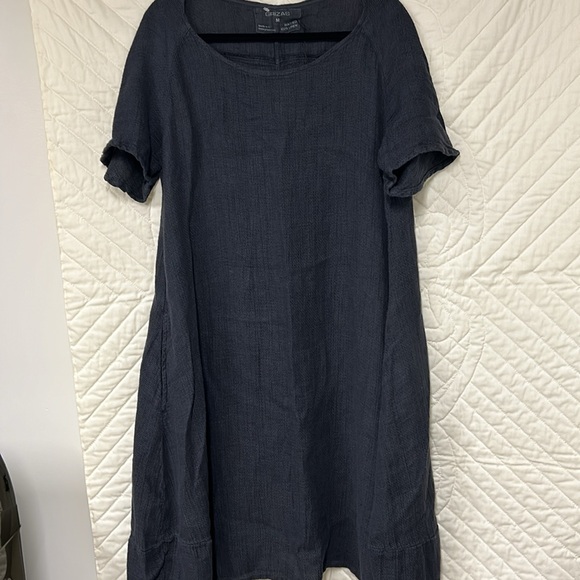 Grizas Linen Shift Dress - Picture 2 of 8